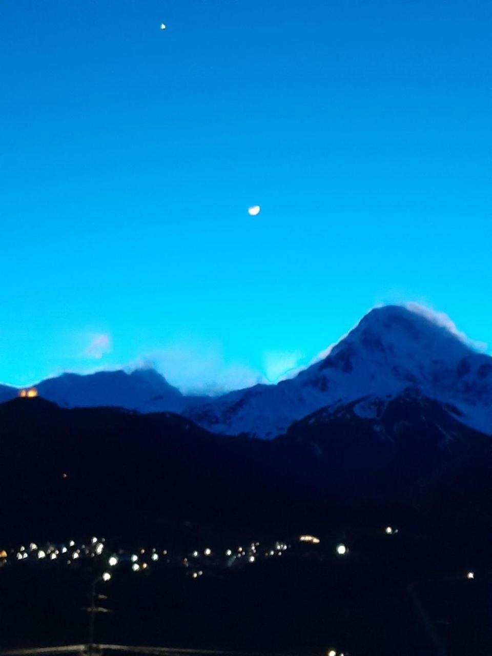 Апартаменты Emotion Kazbegi Номер фото